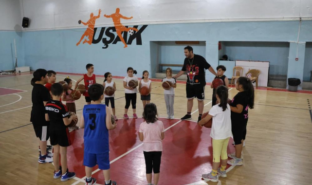 Uşak Belediyesi yaz spor okullarında eğlenceli aktiviteler sürüyor