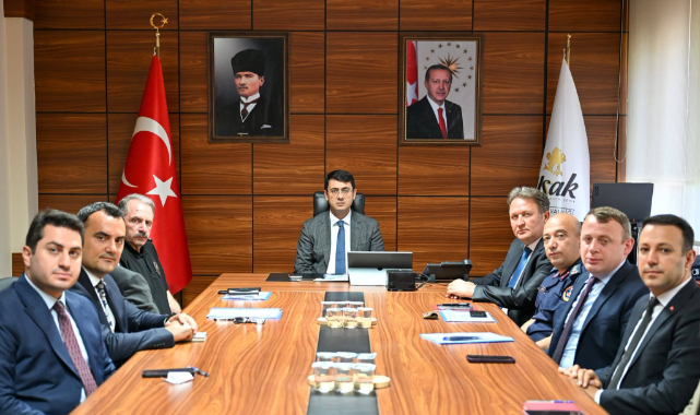 Uşak'ta Güvenlik Zirvesi: Vali Serdar Kartal Başkanlığında Kritik Toplantı