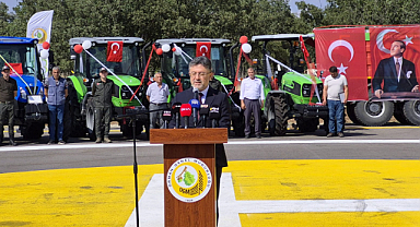 BAKAN BİZZAT KATILDI..Uşak'ta Orman Köylüsüne Traktör Desteği: 11 Üreticiye Yeni Araçları Teslim Edildİ