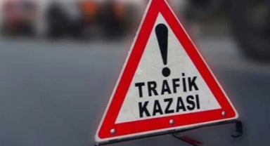 Uşak’ta traktör ile otomobil çarpıştı: 4 yaralı