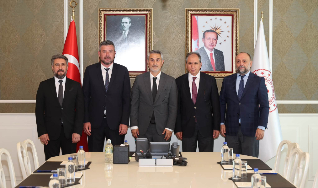UŞAK VE İLÇELERİNİN SPOR ALTYAPISI GÜÇLENİYOR