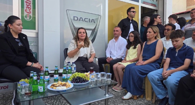 AYYÜCE TÜRKEŞ TAŞ UŞAK’TA ESNAFLA BULUŞTU: “EKONOMİK PROBLEM TÜRKİYE’NİN BİR NUMARALI PROBLEMİ”