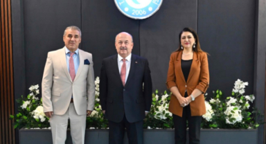 EGEM TV YÖNETİM KURULU BAŞKANI SONER DEMİRÖZ VE GENEL MÜDÜRÜ UTKU DEMİRÖZ'DEN , UŞAK ÜNİVERSİTESİ REKTÖRÜ PROF.DR AHMET DEMİR'E ZİYARET.