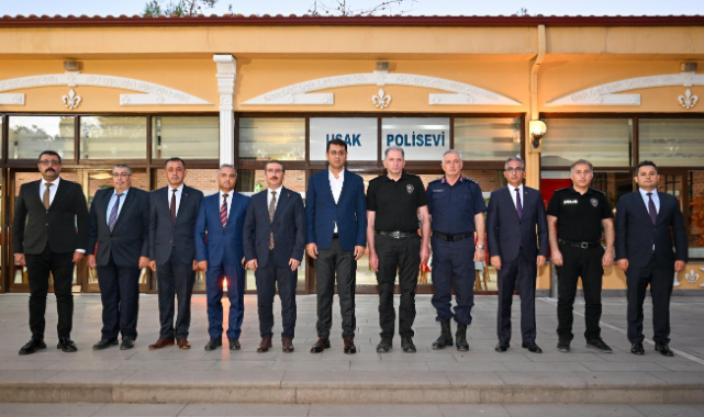 Uşak Emniyet Müdürlüğünde Rütbe Terfi ve Plaket Töreni Düzenlendi