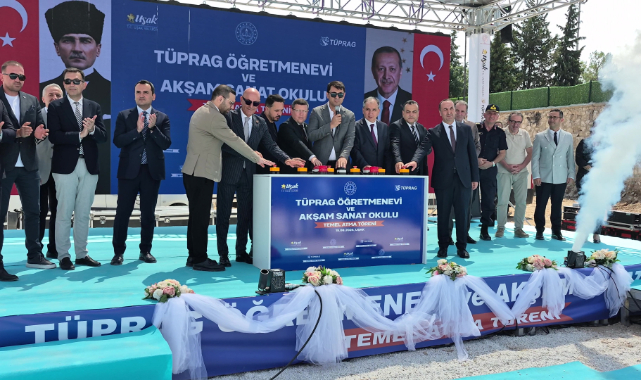 UŞAK'TA EĞİTİME DEV YATIRIM: YENİ ÖĞRETMENEVİ VE AKŞAM SANAT OKULU İÇİN TEMEL ATILDI
