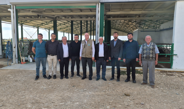Türkiye Ziraat Odaları Birliği Genel Başkanı Şemsi Bayraktar, modern ekipmanlarla donatılmış besi çiftliğini ziyaret etti.