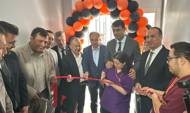Uşak Aşevi Vakfı’nda Değer Eğitimi Sınıfı ve Kütüphane Açıldı