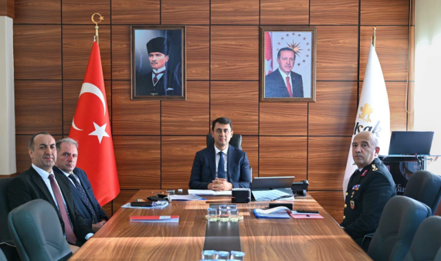 UŞAK’TA OKUL GÜVENLİĞİ TOPLANTISI GERÇEKLEŞTİRİLDİ
