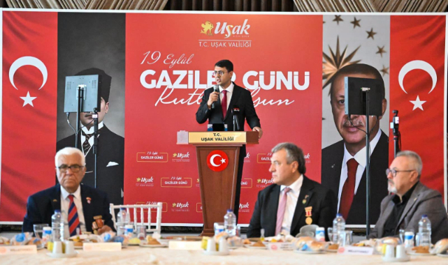 UŞAK VALİSİ DR. SERDAR KARTAL, GAZİLER GÜNÜ PROGRAMINDA ŞEHİT AİLELERİ VE GAZİLERLE BULUŞTU