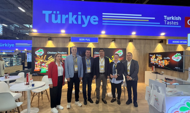 UŞAK'IN VE ÜLKEMİZİN GURURU OLMAYA DEVAM EDEN, GEDİK PİLİÇ, SIAL PARİS 2026'DA DÜNYA GIDA SEKTÖRÜYLE BULUŞTU..