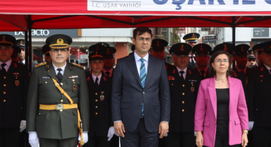 Uşak'ta 29 Ekim kutlamaları çelenk töreniyle başladı