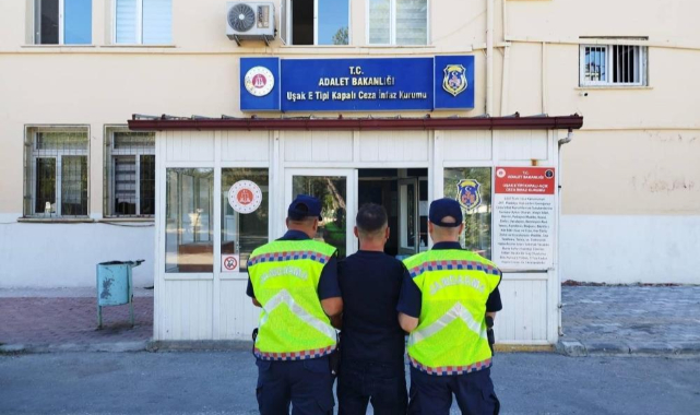 Uşak’ta jandarma ekiplerince kesinleşmiş hapis cezası bulunan 25 aranan şahıs yakalandı