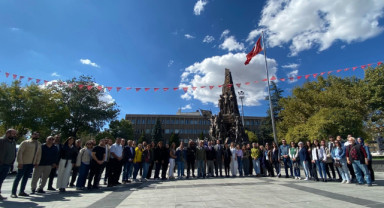 UŞAK’TA MİMARLIK HAFTASI ÇELENK TÖRENİYLE BAŞLADI