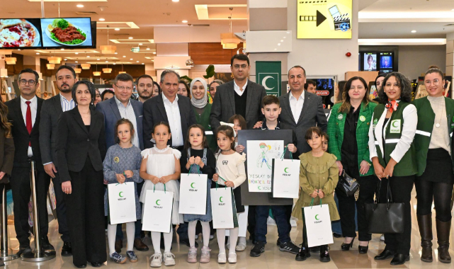 UŞAK VALİSİ DR. SERDAR KARTAL, ÇOCUKLARIN SANAT DOLU HAYALLERİNİ YANSITTIĞI SERGİNİN AÇILIŞINA KATILDI