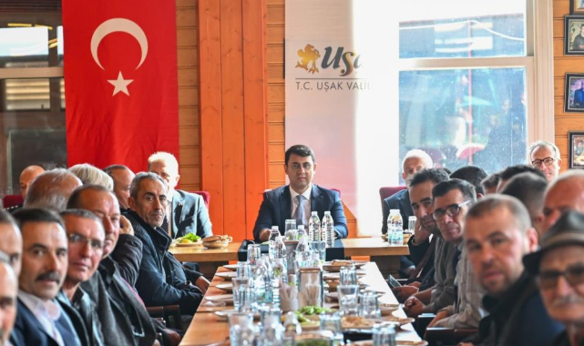 Uşak Valisi Serdar Kartal, 19 Ekim Muhtarlar Günü dolasıyla muhtarlarla bir araya geldi.