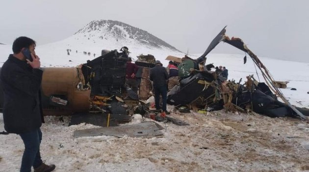 Bitlis'te askeri helikopter düştü: 9 şehit, 4 asker yaralı.