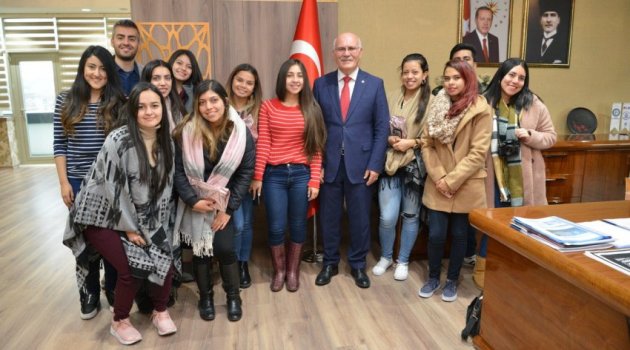Externado Üniversitesi Öğrencilerinden Ziyaret