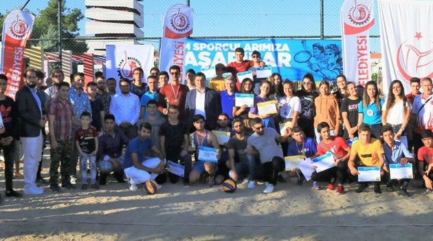 3. Kum Voleybolu Turnuvasında Ödüller Sahiplerini Buldu