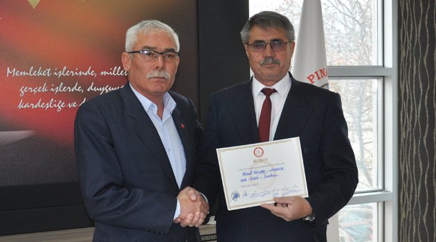 Sivaslı Pınarbaşı Beldesi Belediye Başkanı seçilen Mehmet İncekara Belediye Başkanlığı Görevini Devraldı