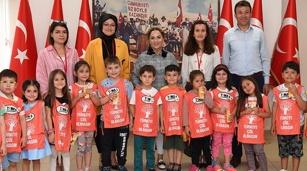 TEMA Vakfı İl Temsilcileri ve anasınıfı öğrencileri Vali Funda Kocabıyık'ı ziyaret etti
