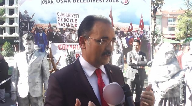 UŞAK BELEDİYE BAŞKANI NURULLAH CAHAN KAMERALARIMIZA YAPTIĞI AÇIKLAMADA CUMHURİYETİMİZİN 95. YILINI KUTLUYORUM DEDİ.