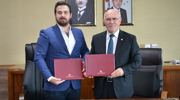 UŞAK ÜNİVERSİTESİ TASARIM MERKEZİNDEN TASARIMDA ÖNEMLİ ADIMLAR.