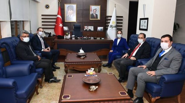 Uşak Valisi Funda Kocabıyık, Enerji Bakan Yardımcısı Alparslan Bayraktar ile istişare toplantısı gerçekleştirdi.