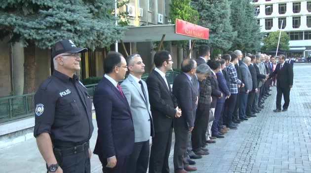 Uşak Valisi Salim Demir Yeni Görevine Başlamak İçin Uşak’tan Bu Gün Ayrıldı.