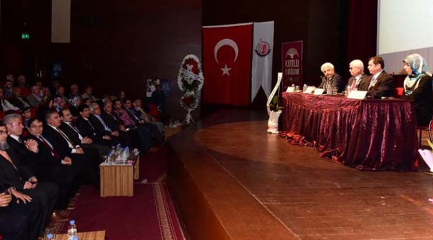 Vali Okur, “Birlik ve beraberliğimiz muhafaza etmek zorundayız”